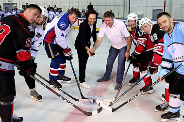 ХОККЕЙНЫЙ КУБОК MAXIM 2017